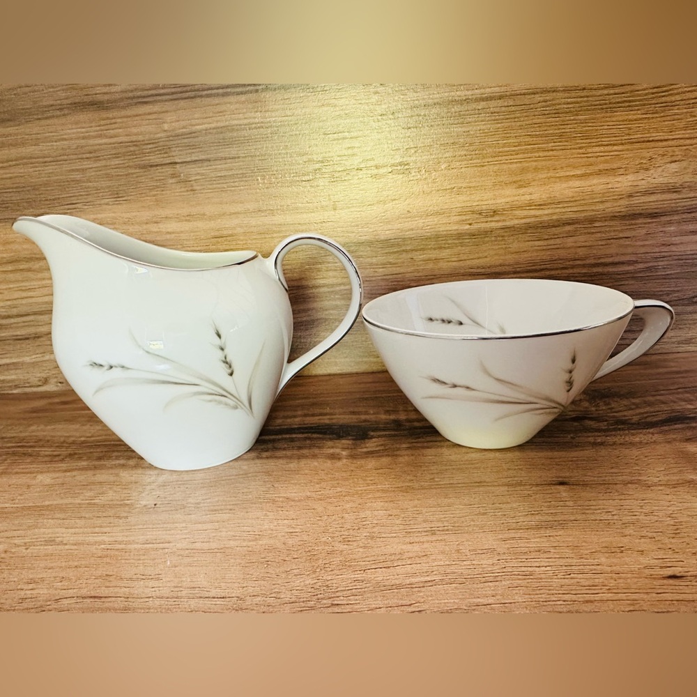 Vintage Japan Meito China White Porcelain Creamer and cup Set with cup